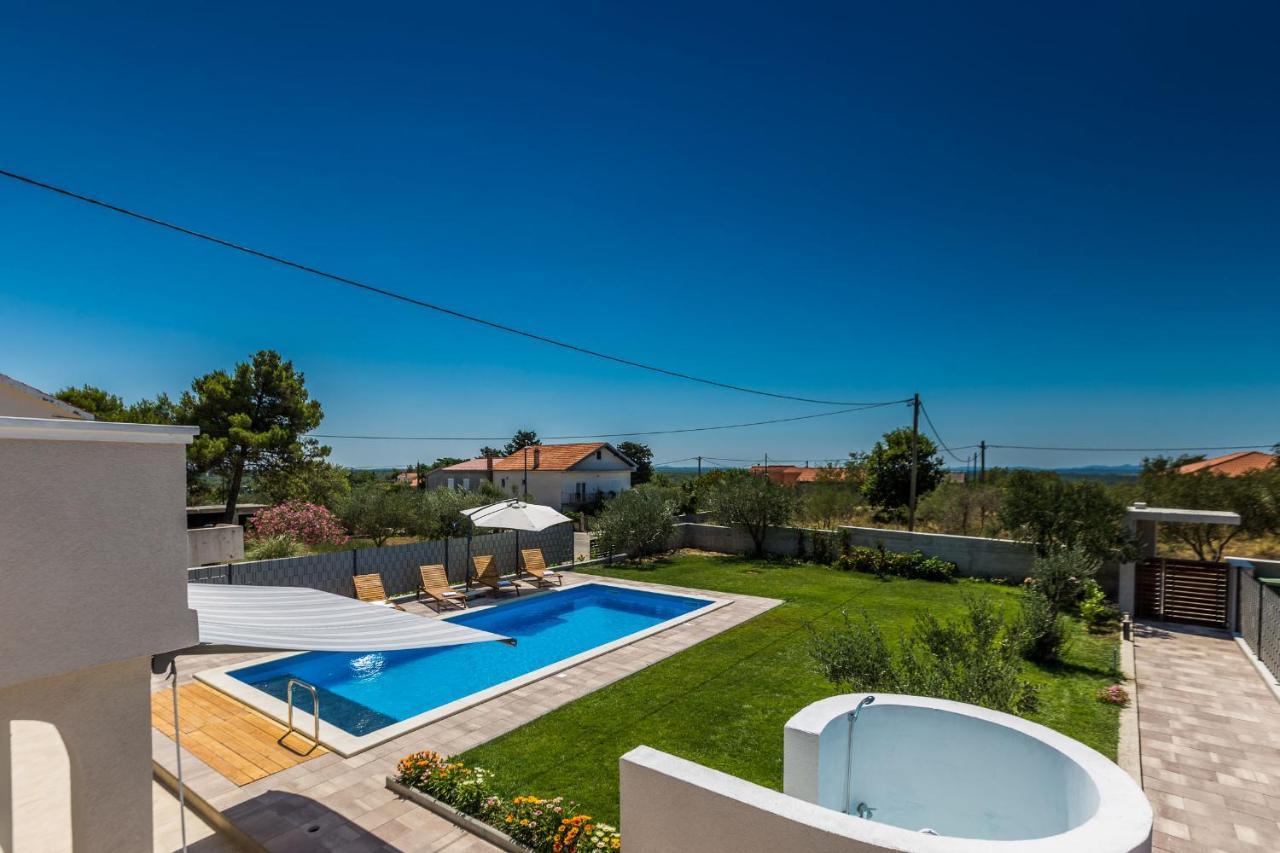 Kristina Holiday Home With Private Swimmingpool Visocane Extérieur photo