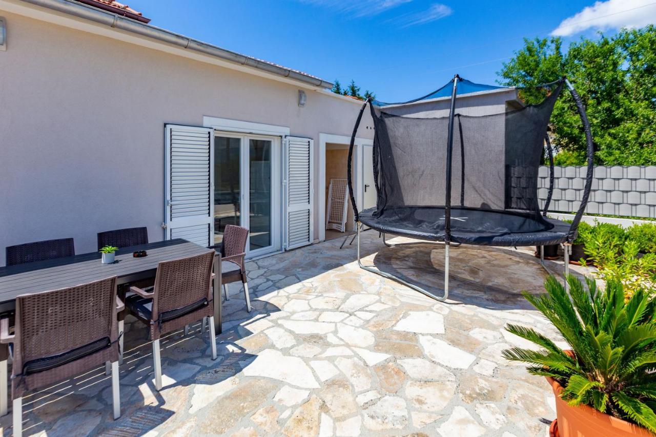 Kristina Holiday Home With Private Swimmingpool Visocane Extérieur photo